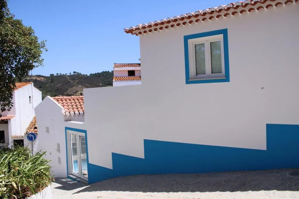 Sudoeste Guest House Odeceixe 3*,  Portogallo